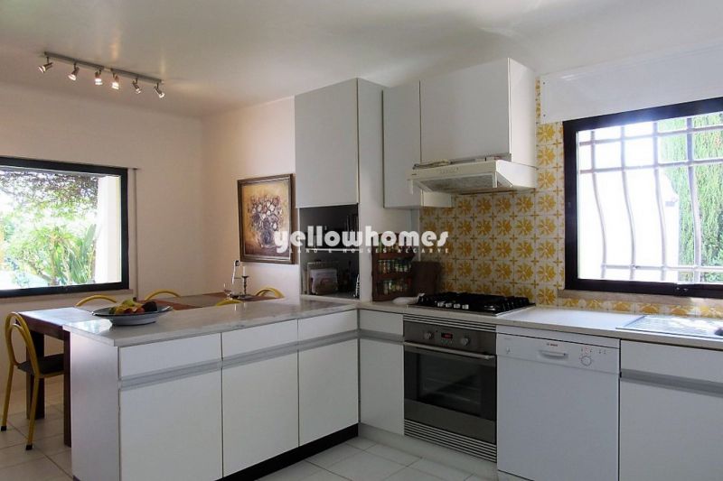 Moradia V3 encantadora com anexo e piscina privada perto da Guia